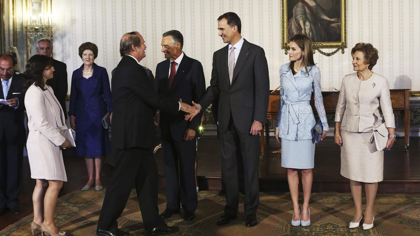 Dom Duarte, con los Reyes de España en una imagen de archivo. (Reuters)