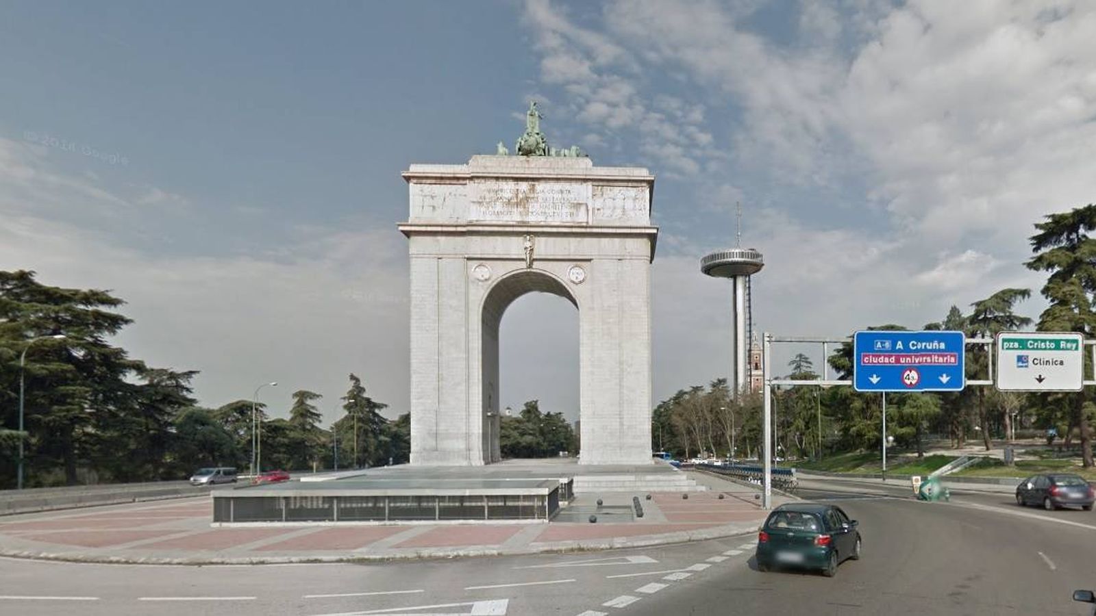 Foto: Imagen del Arco de la Victoria en la plaza de la Moncloa. (Google)