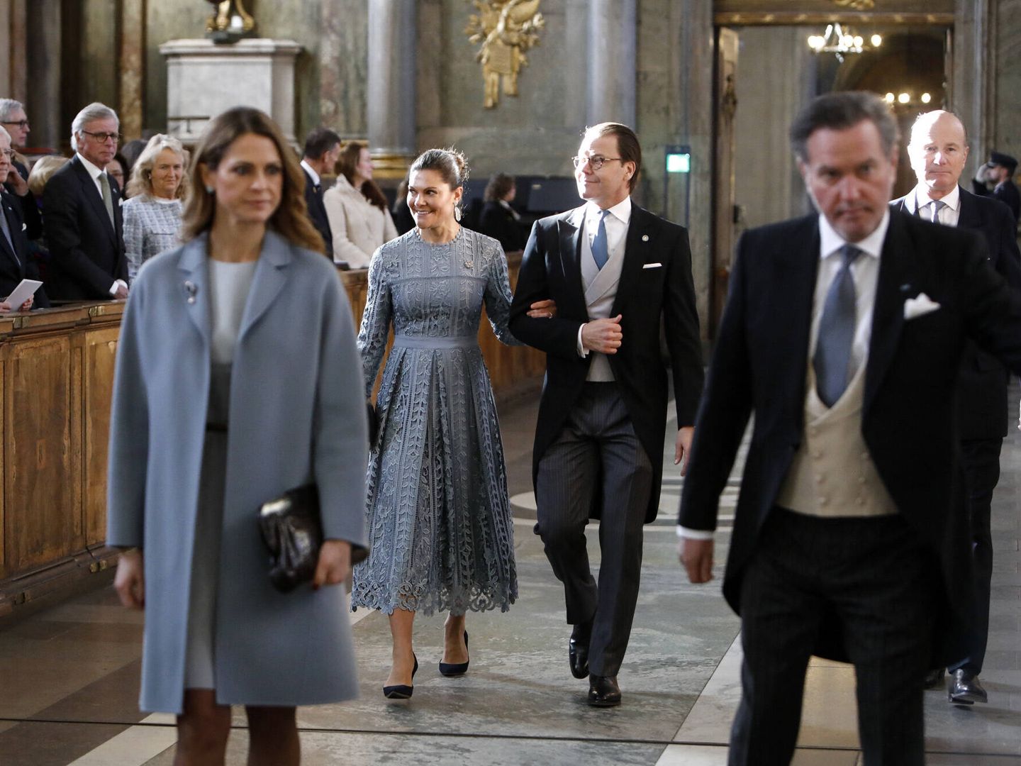 De los pendientes pluma de Victoria de Suecia a las perlas de la reina ...