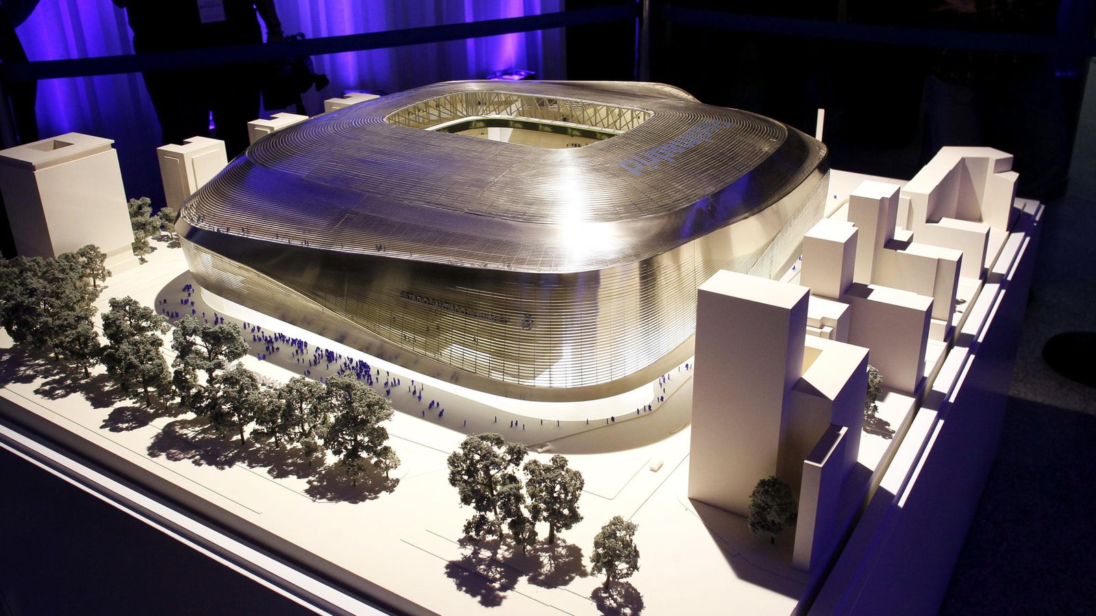 Foto: Presentación del proyecto de ampliación del Santiago Bernabéu. (Efe)