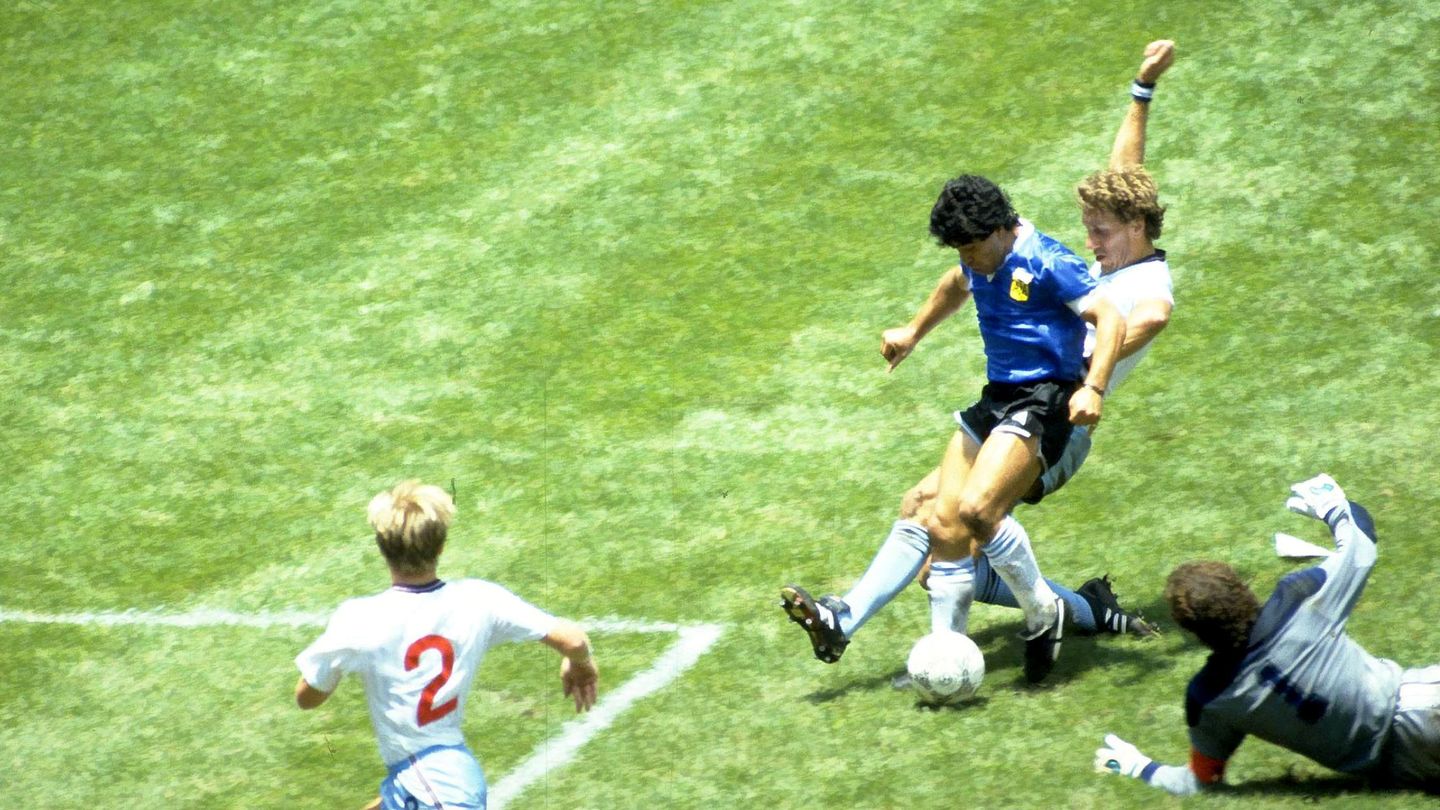 Maradona marcó el mejor gol de la historia de los Mundiales. (Reuters)