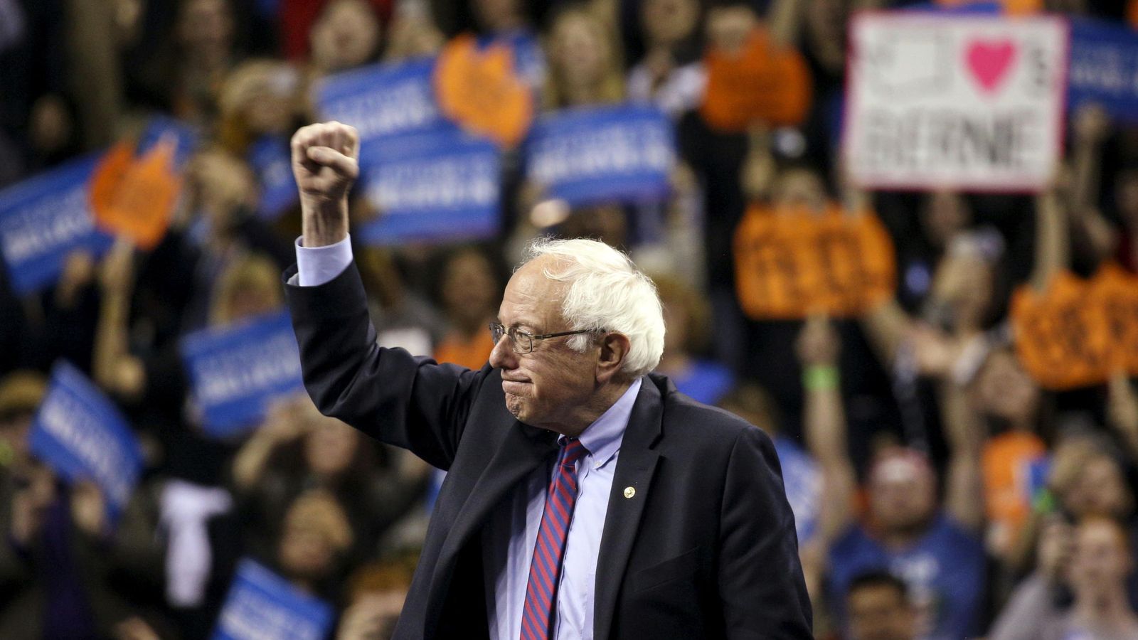 Foto: El candidato a la nominación demócrata Bernie Sanders durante un acto de campaña en Seattle, Washington (Reuters).