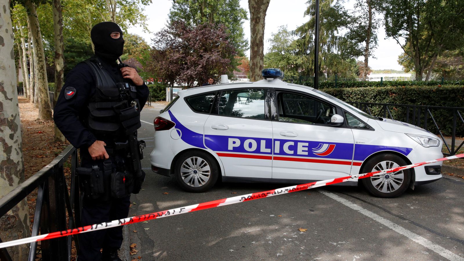 Un muerto y varios heridos en tiroteos perpetrados por un hombre en la periferia de París