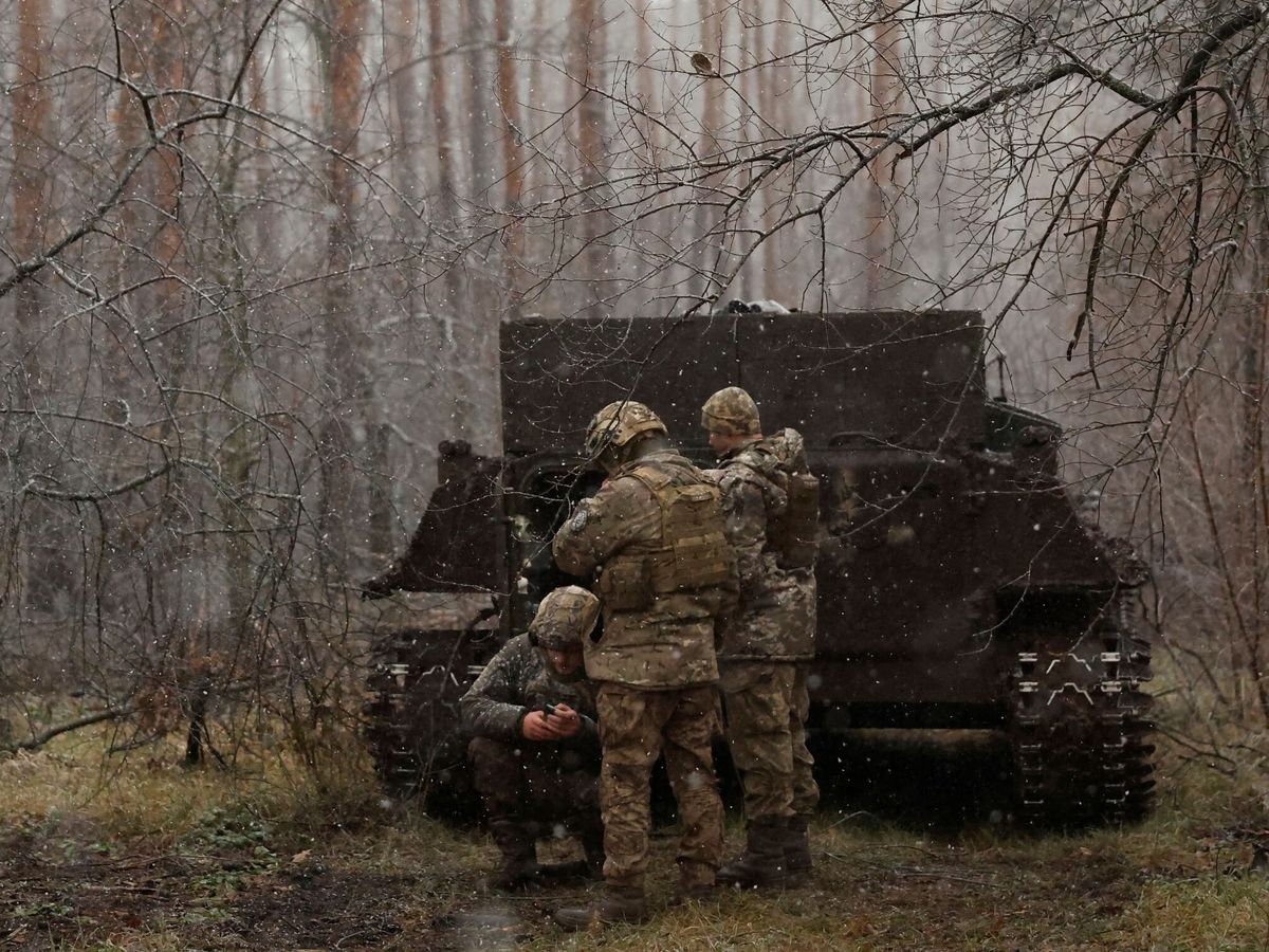 Foto: Soldados ucranianos este viernes 6 de enero. (Reuters/Clodagh Kilcoyne)