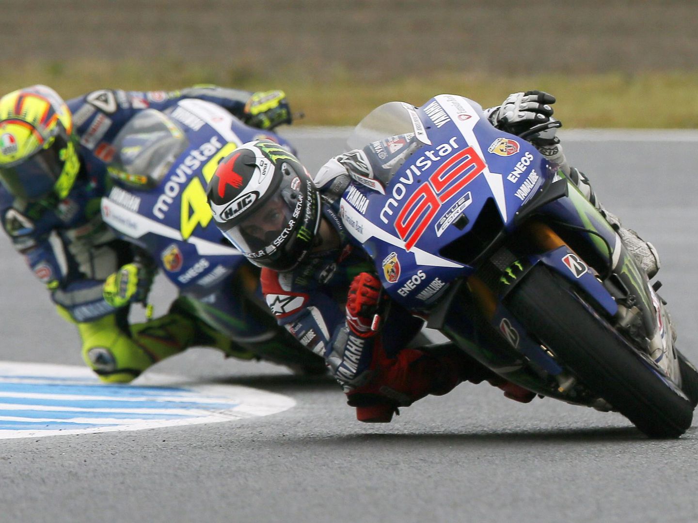Rossi y Lorenzo luchan por el título mundial. (EFE)