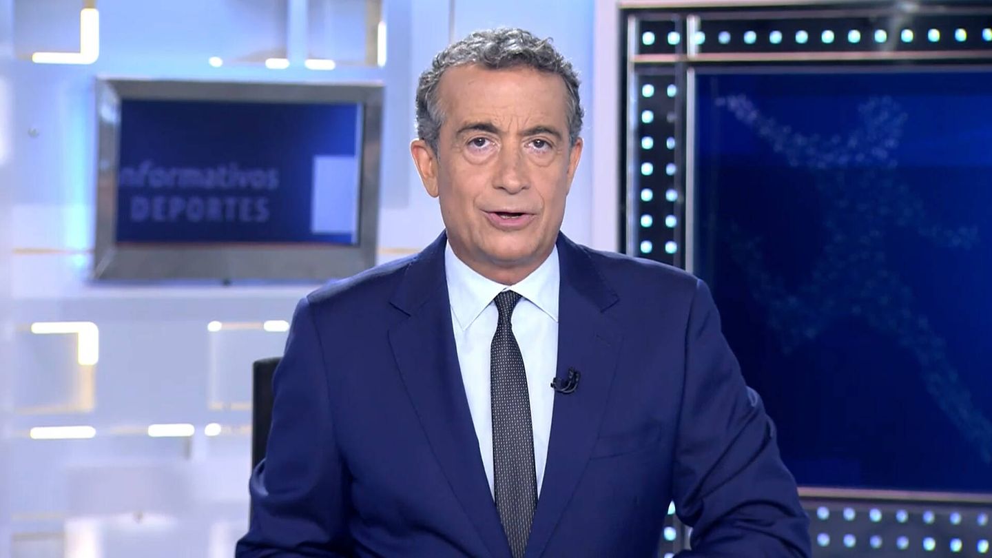 JJ Santos, en deportes de 'Informativos Telecinco'. (Mediaset)