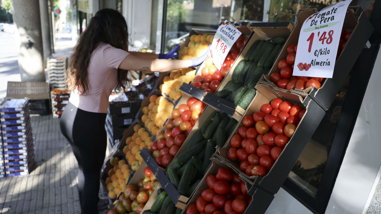 La inflación se modera al 3,2% en junio por los alimentos, pero se encarece la luz por el fin del IVA reducido