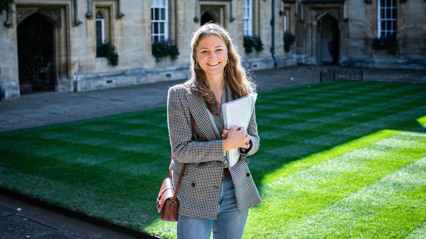 Elisabeth de Bélgica, en el Lincoln College de Oxford. (EFE/Bas Bogaerts)