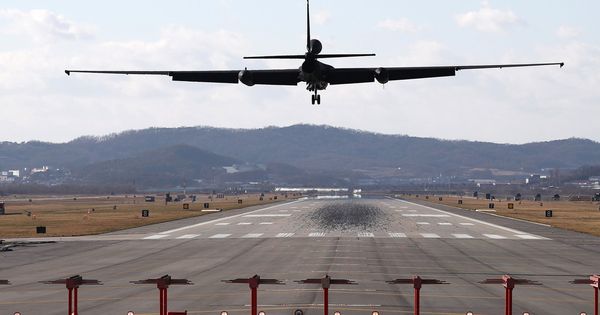 Foto: Un U-2S estadounidense (un avión espía) aterriza en la base de Osan, en Pyeongtaek, Corea del Sur. (Reuters)