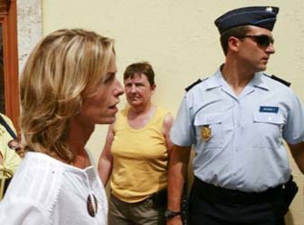 Foto: La madre de Madeleine abandona la sede de la Policía tras ser declarada "sospechosa"