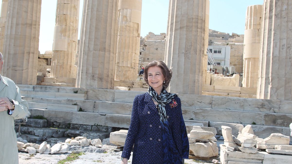 La Reina visitará Grecia junto a sus hijos y Letizia para homenajear a su padre