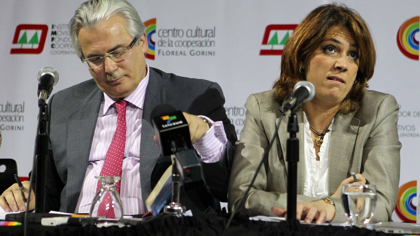 Garzón y Delgado, en 2012, en un acto en defensa de la justicia universal. (EFE)