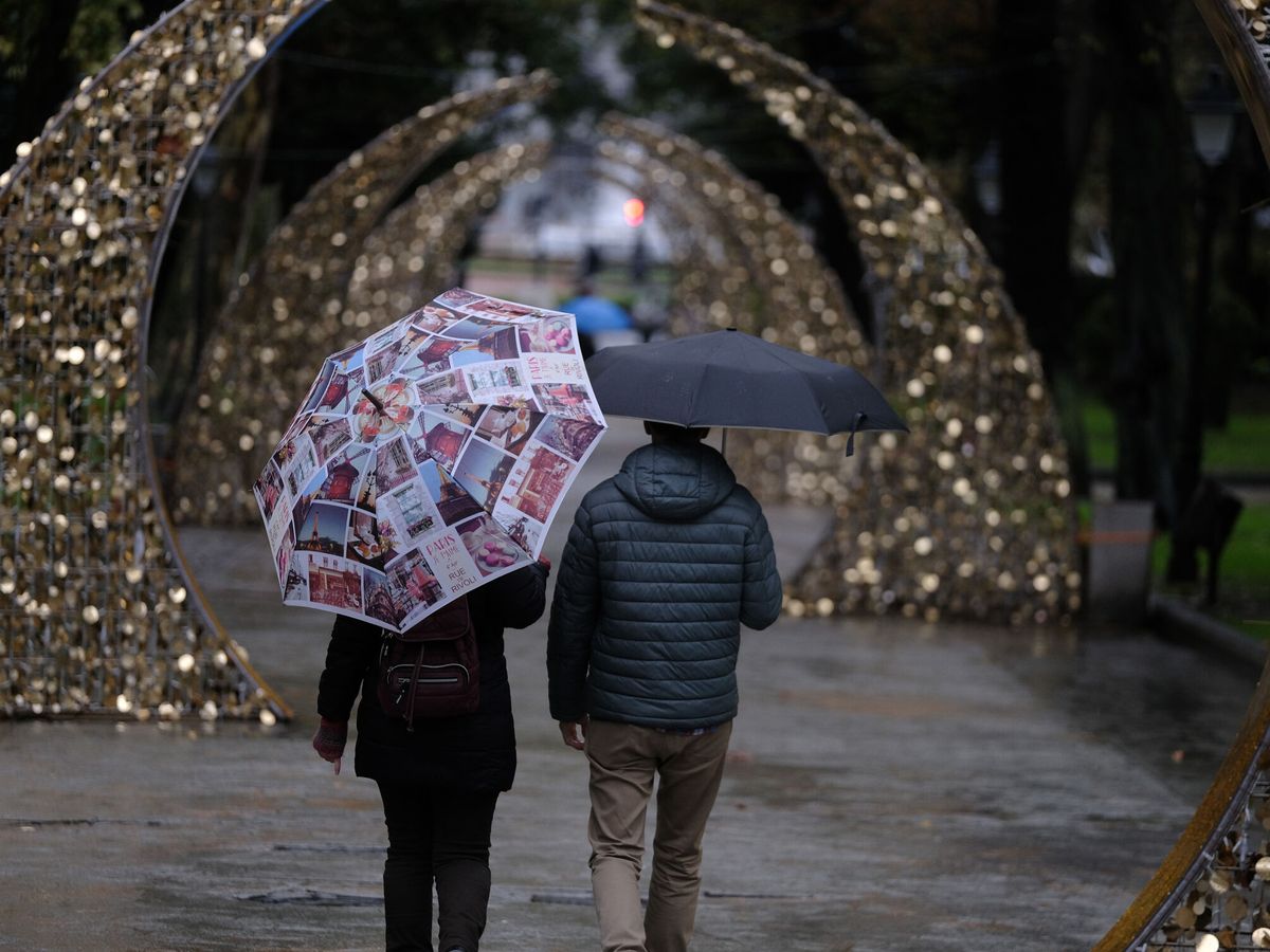 Foto: Lluvias, termómetros bajo cero y sol: este es el tiempo que hará en Año Nuevo, según la Aemet | EFE Paco Paredes 