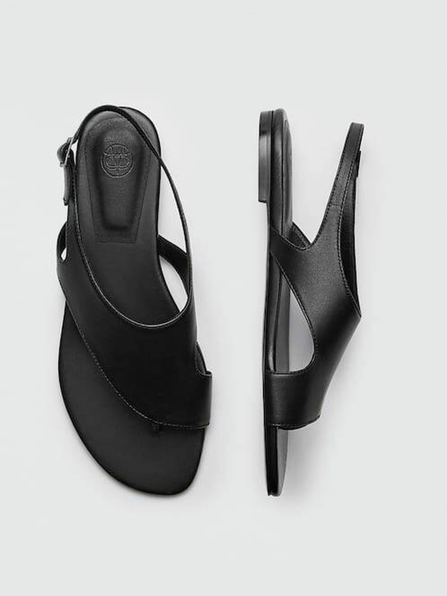 Las sandalias planas de la tienda online Massimo Dutti. (Cortesía)