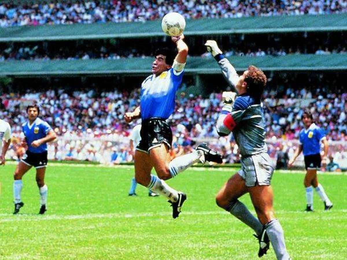 Foto: La 'mano de Dios' es uno de los goles más famosos de la historia del fútbol.