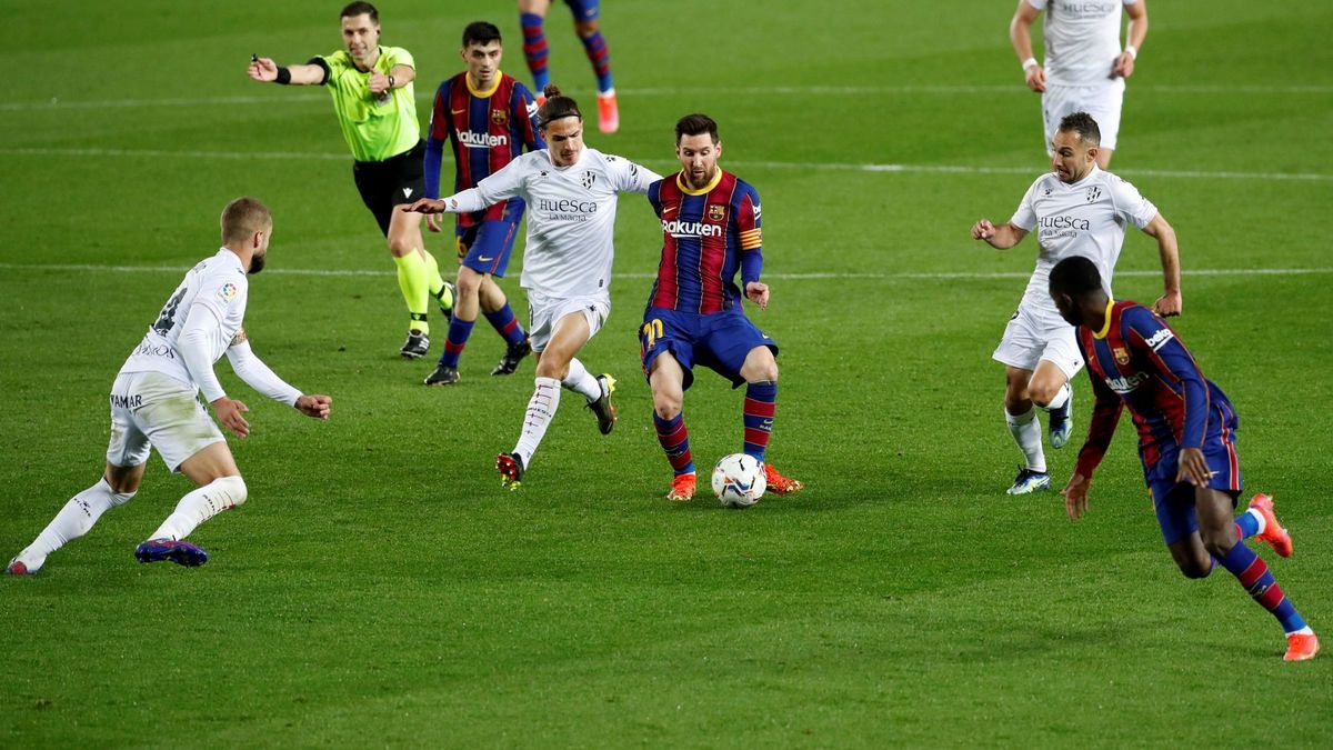 Leo Messi pone la sexta ante el Huesca y el Barça ya le pisa los talones al Atleti (4-1)