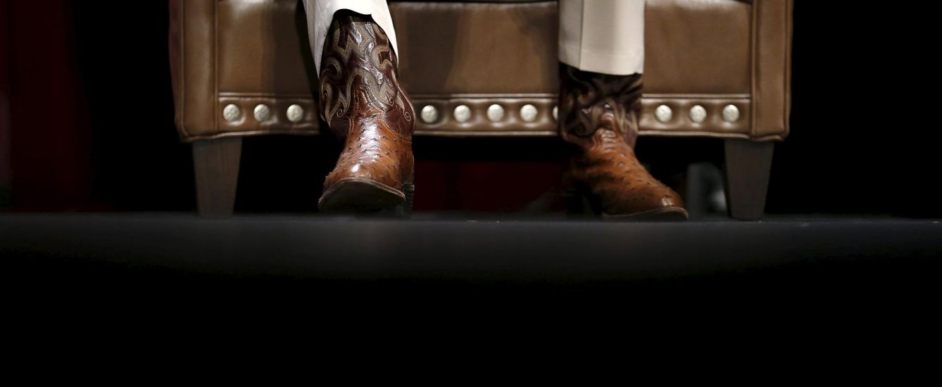 Foto: El candidato republicano Bobby Jindal con unas botas de cowboy durante una cumbre de la organización Family Leadership, en Iowa, el 18 de julio de 2015 (Reuters).  
