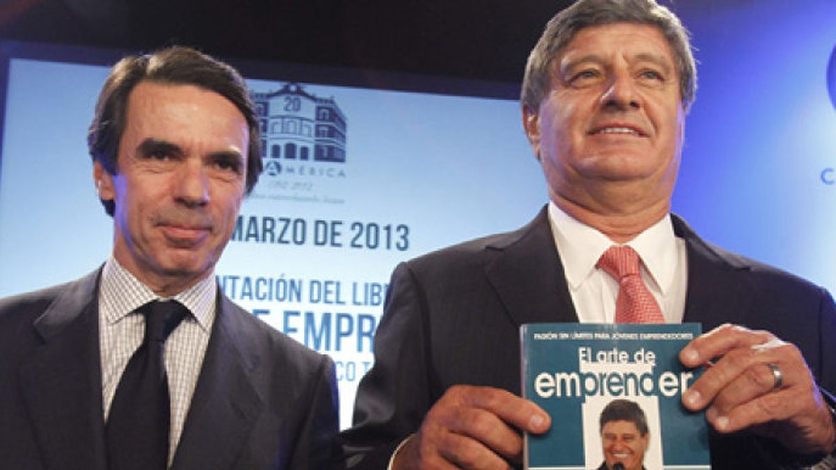 Aznar critica a quienes "hacen política sin honradez ni transparencia"