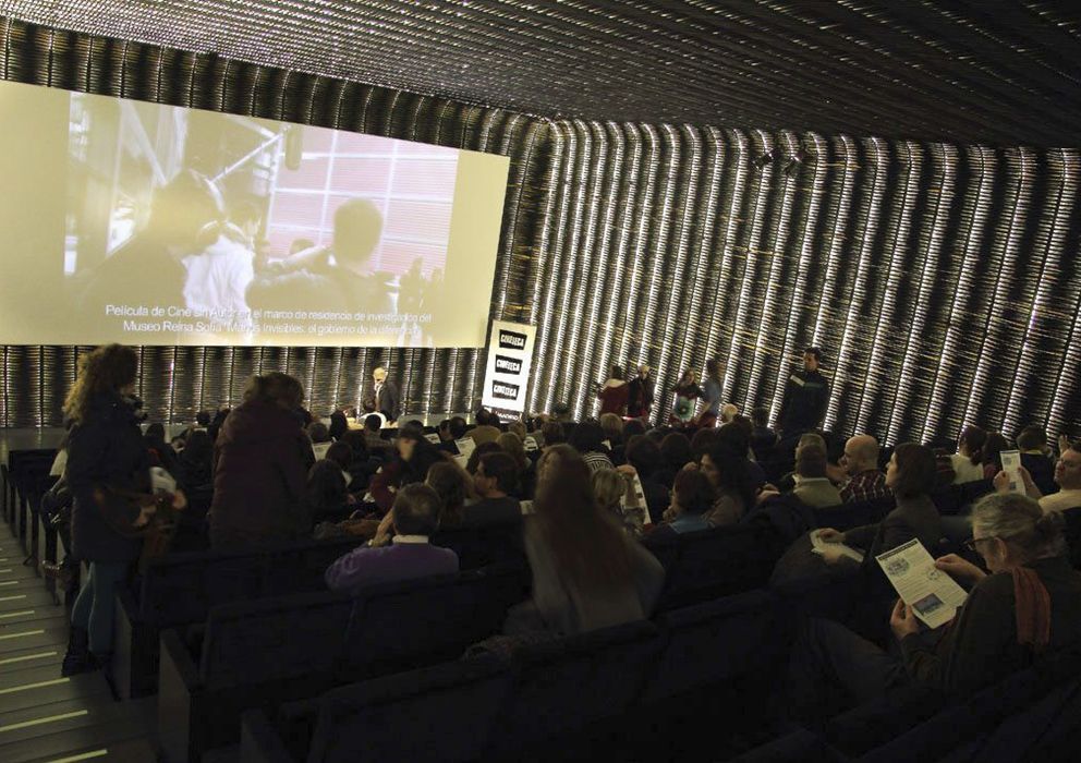 Foto: Espectadores de un cine madrileño (EFE)