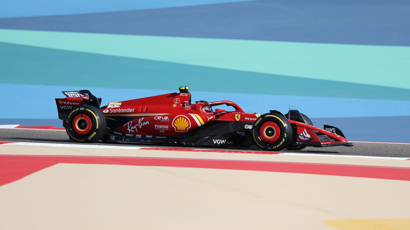 Sainz, durante el Gran Premio de Baréin. (EFE/Ali Haider)