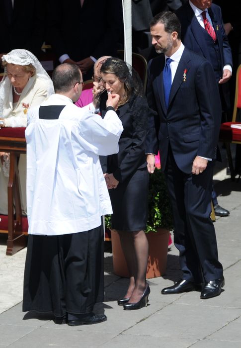 Foto: Los Príncipes de Asturias durante la ceremonia de beatificación del Papa Juan Pablo II en el Vaticano (I.C.)