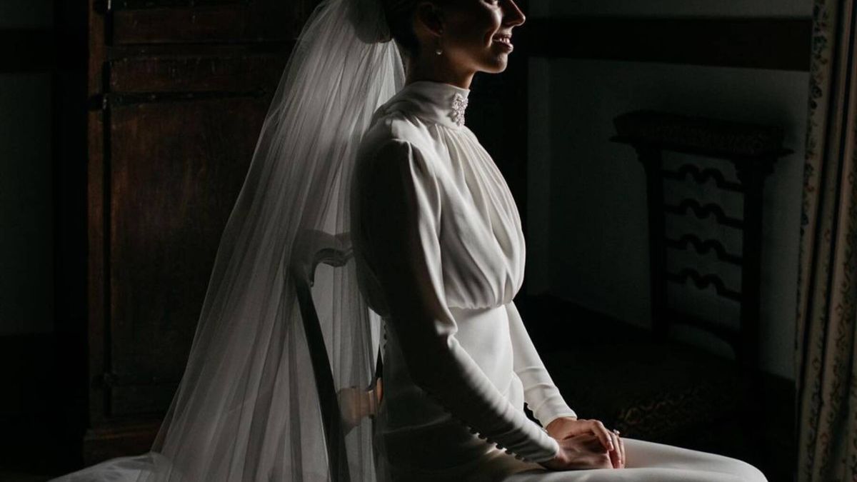 De Grace Kelly a Lucía Barcena: vestidos de novia con cuello alto
