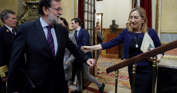 Foto: El presidente del Gobierno, Mariano Rajoy, y la presidenta del Congreso de los Diputados, Ana Pastor, este miércoles en el Congreso. (EFE)