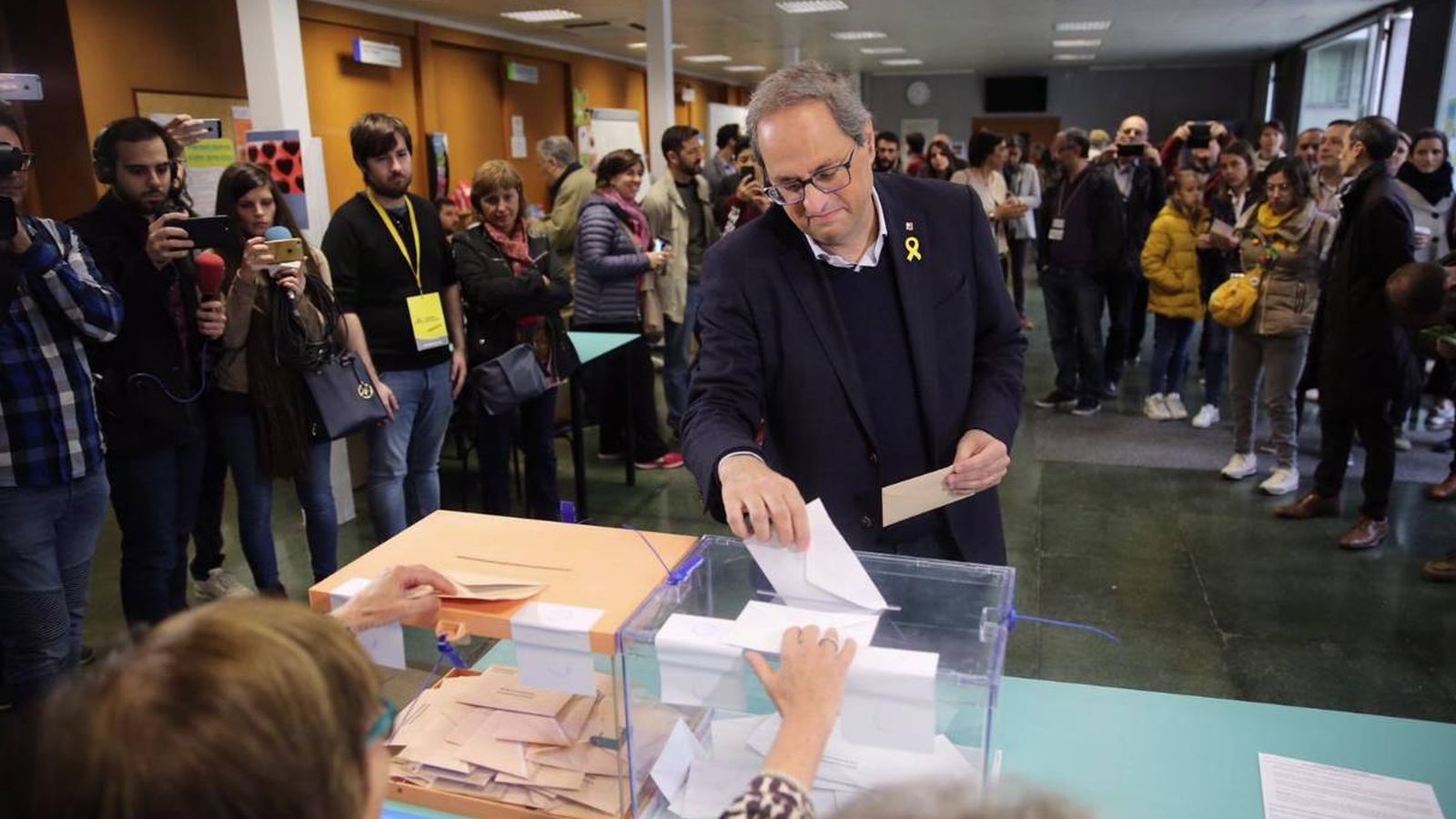 Foto: Quim Torra vota durante las pasadas elecciones del 28 de abril. (Europa Press)