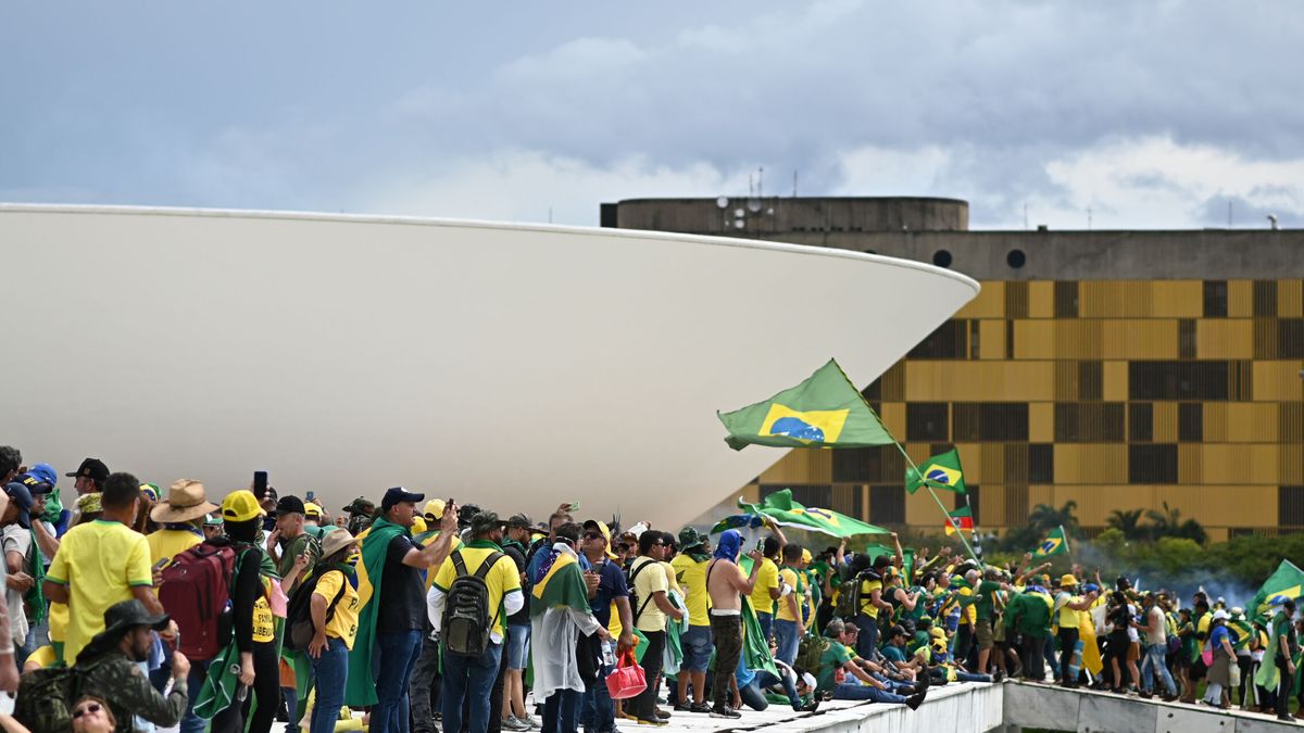 El ministro de Seguridad de Brasil dice que los "absurdos" intentos golpistas "no se impondrán"