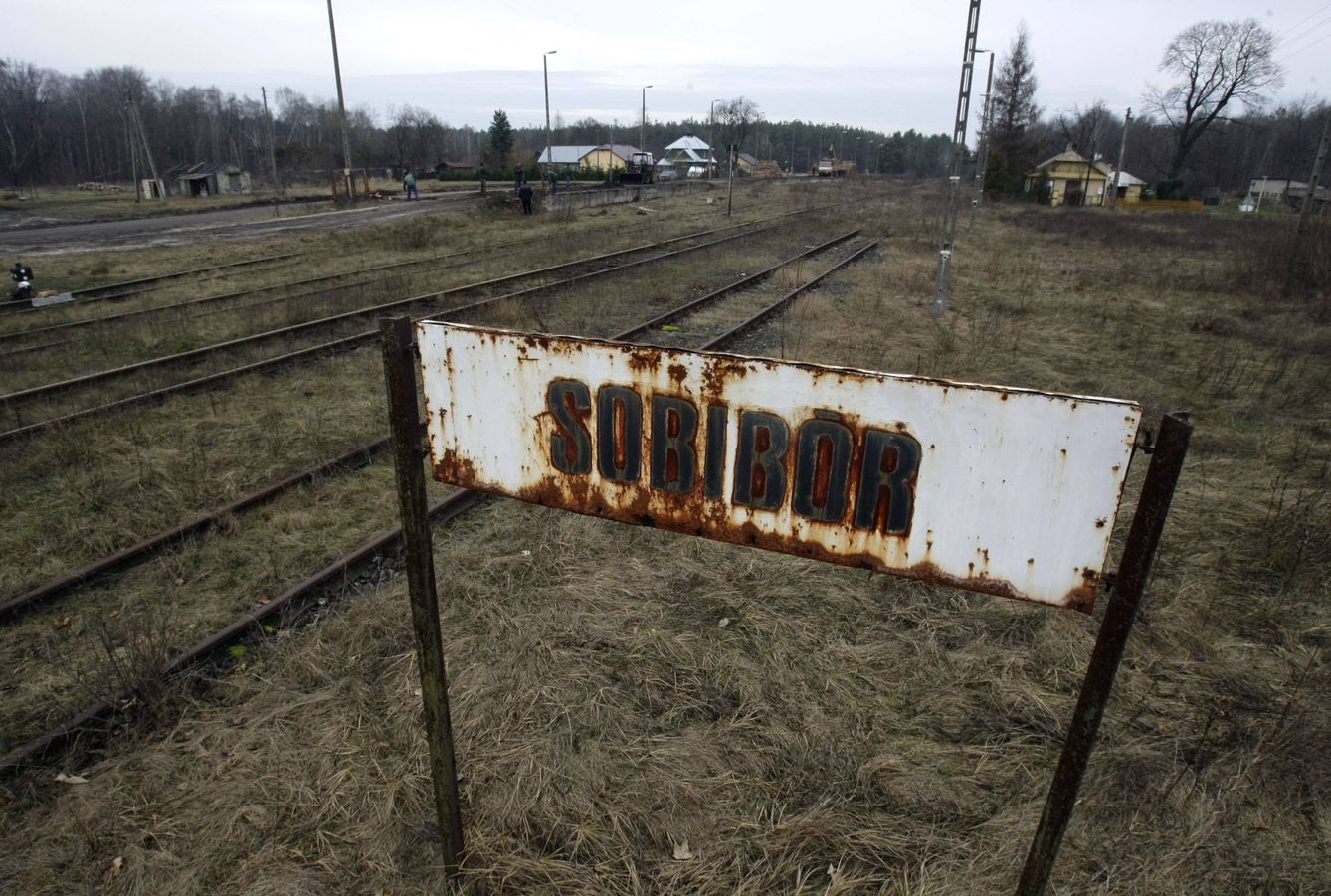 Vista de la estación de tren de Sobibor, lugar de llegada de los prisioneros del campo de exterminio. (Reuters)