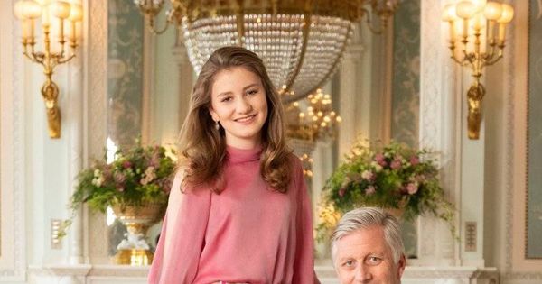 Foto: La princesa Elisabeth posa con su padre. (Belgische Monarchie)