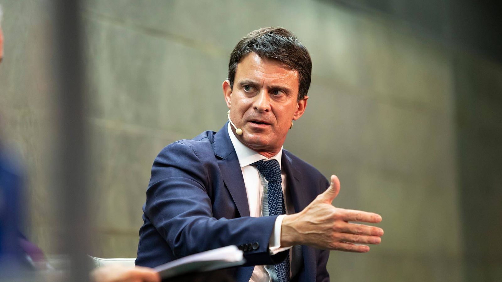 Foto: El candidato a la alcaldía de Barcelona, Manuel Valls, el pasado martes durante su intervención. (Fundación Rafael del Pino)