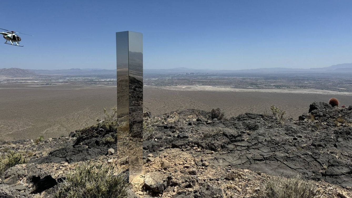Foto: El monolito encontrado en el desierto de Nevada, cerca de Las Vegas. (Las Vegas Metropolitan Police Department)