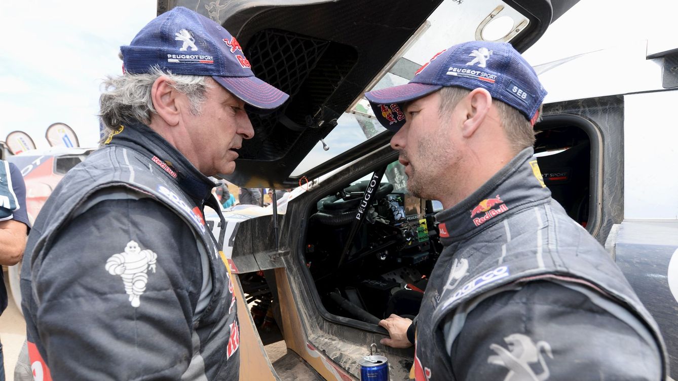 Foto: Loeb y Sainz, rivales y amigos en el Dakar. (Reuters/Jerome Prevost)