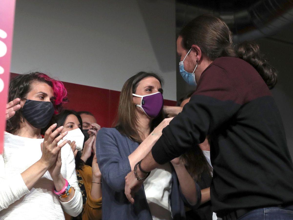 Foto: El líder de Unidas Podemos, Pablo Iglesias, saluda a la ministra de Igualdad, Irene Montero. (EFE) 