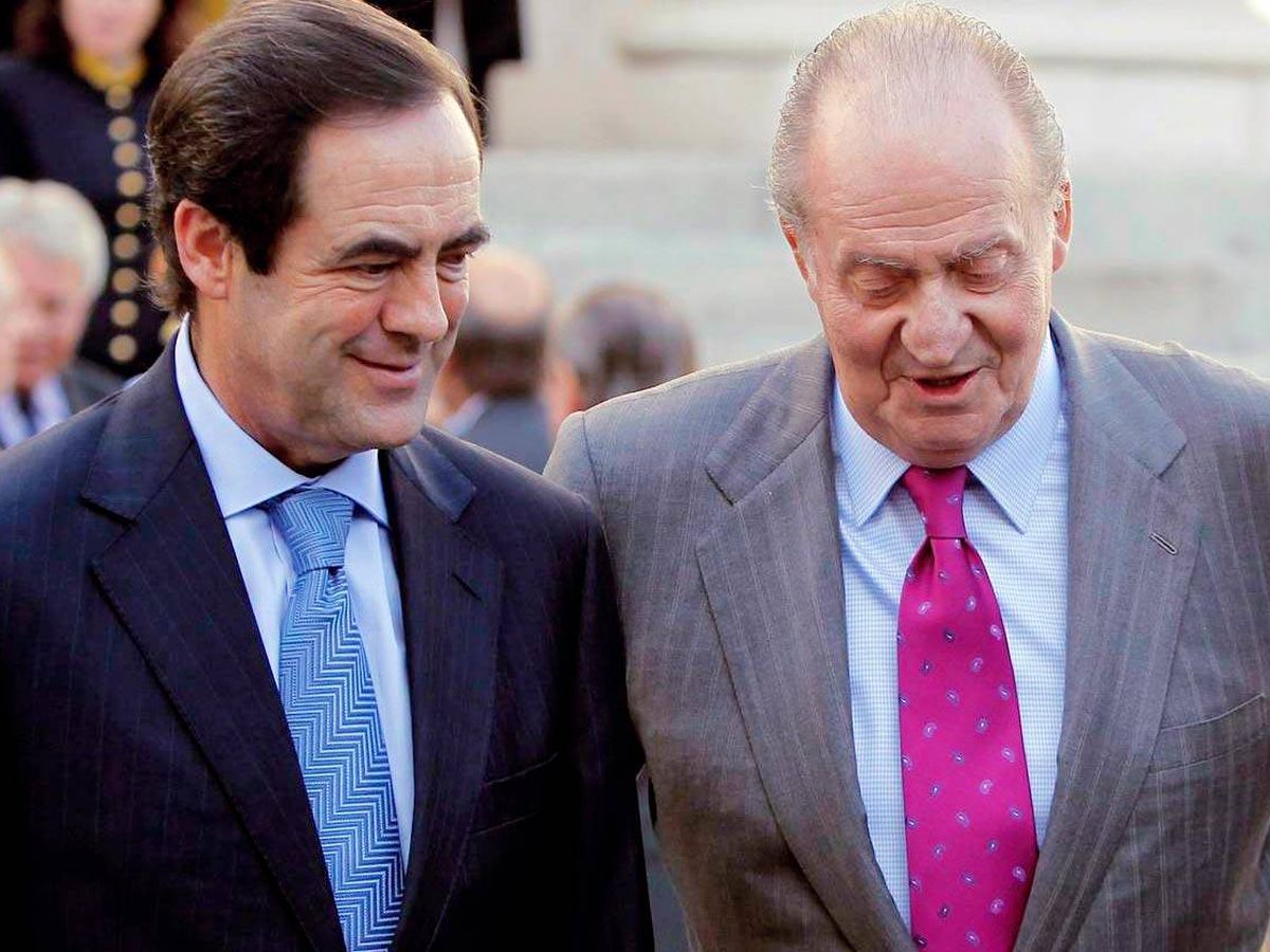 Foto: José Bono y el rey Juan Carlos, durante un acto. (EFE)