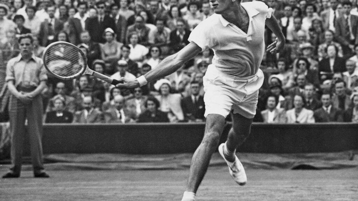 Muere la leyenda del tenis Dick Savitt: de luchar en la II Guerra Mundial al éxito en Wimbledon