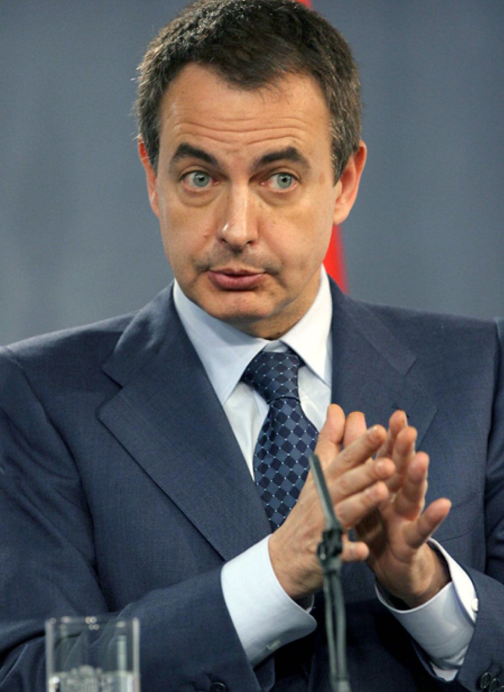 Foto: Zapatero basa su política antiterrorista en dos informes del CNI que predicen el fin de ETA