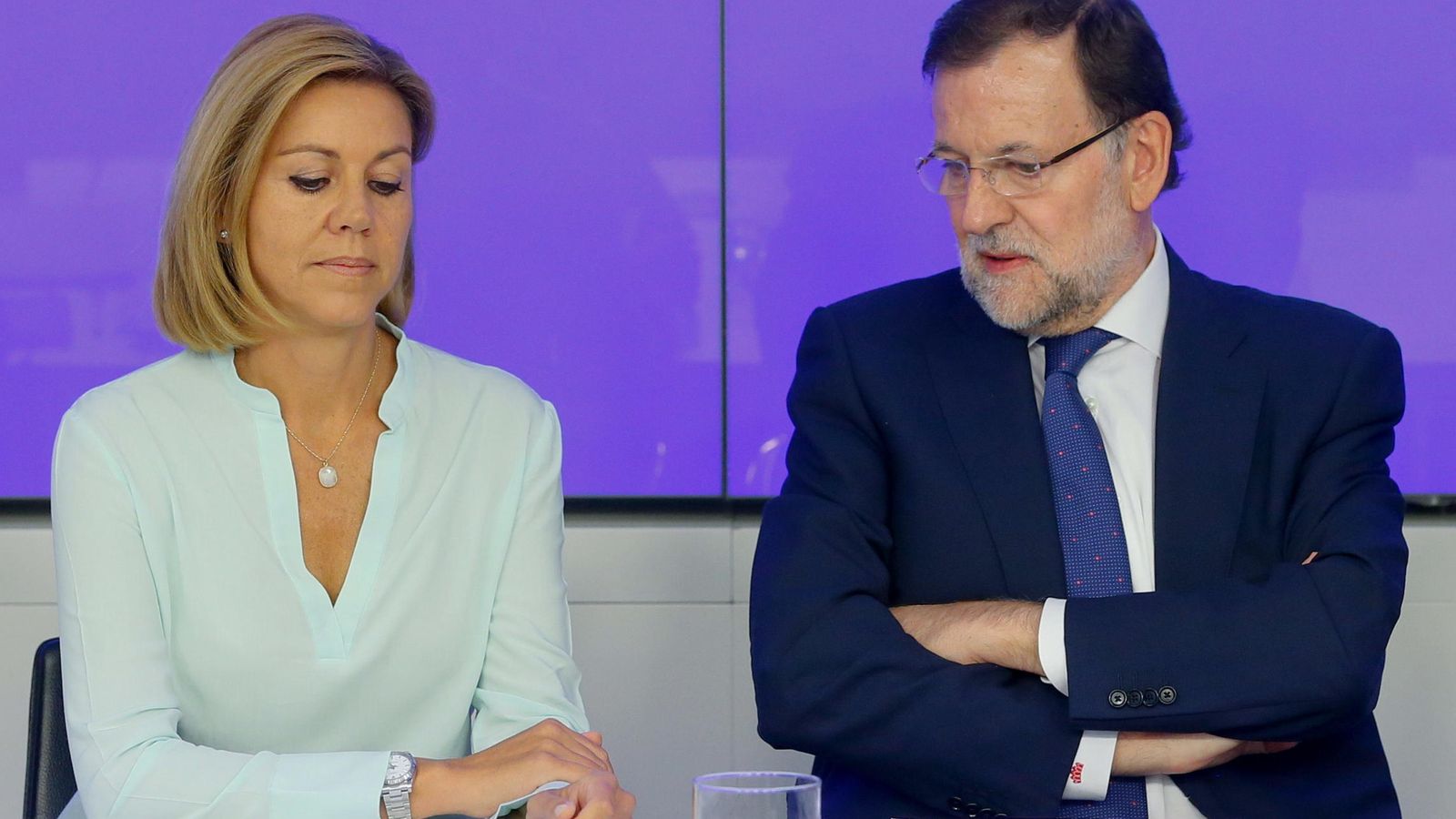 Foto: El presidente del Gobierno y del Partido Popular, Mariano Rajoy (d), junto a la secretaria general, María Dolores de Cospedal. (EFE)