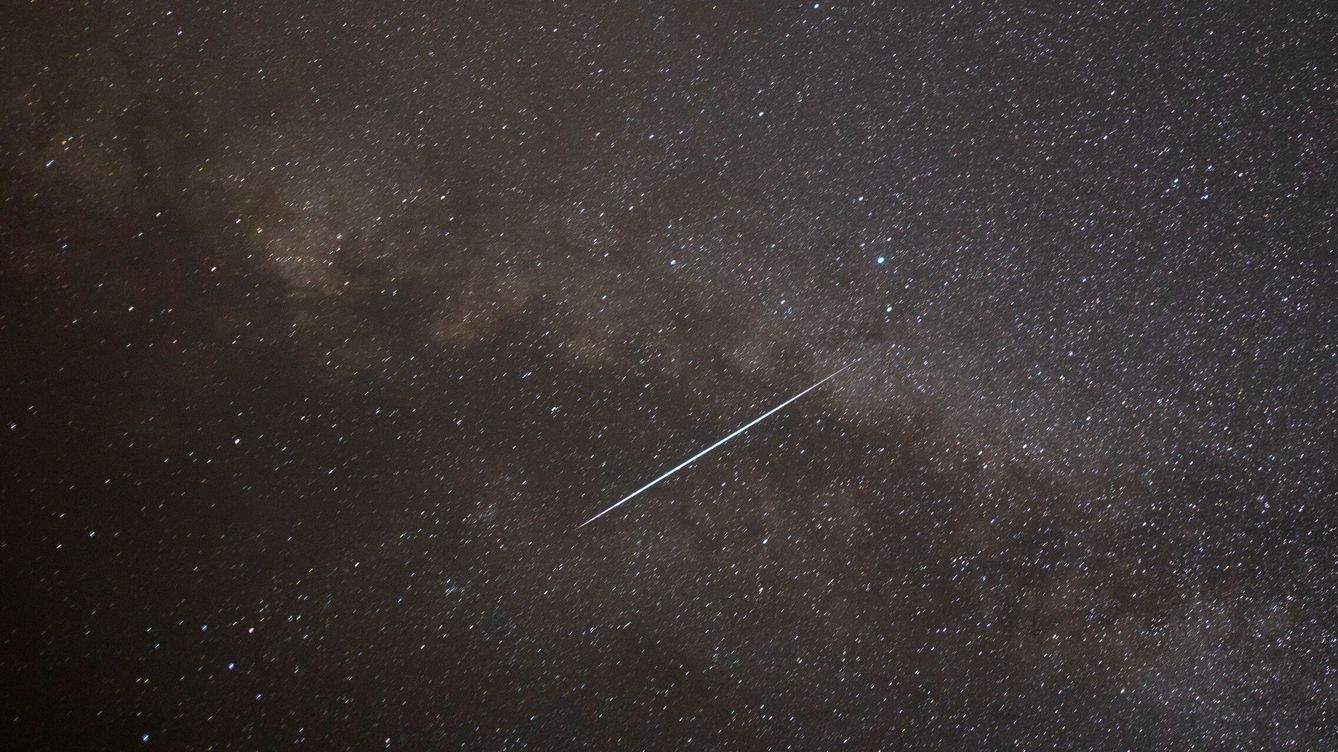 Foto: Un meteorito quemándose en la atmósfera, visto desde el desierto de Néguev. (Reuters/Amir Cohen)