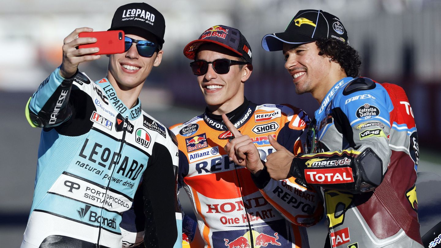Los campeones de motociclismo del 2017, Márquez (MotoGP), Morbidelli (Moto2) y Mir (Moto3). (Reuters)