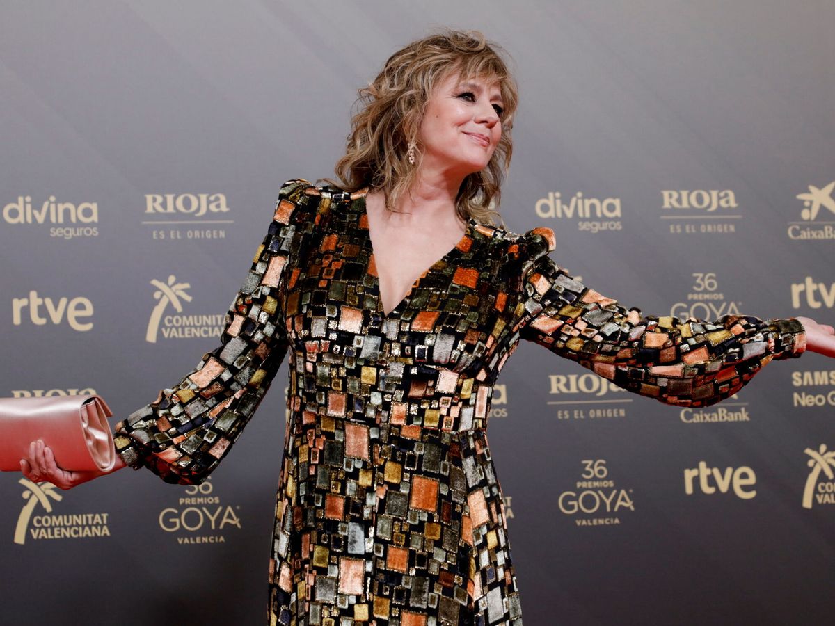 Foto: Emma Suárez, en la alfombra roja de los Premios Goya 2022. (Reuters)