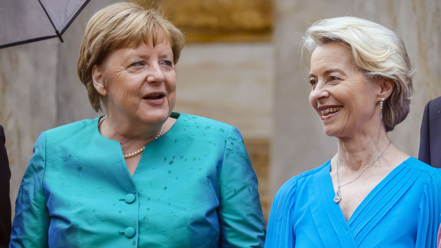 Angela Merkel (i) y Ursula von der Leyen. (EFE/EPA/Ronald Wittek)