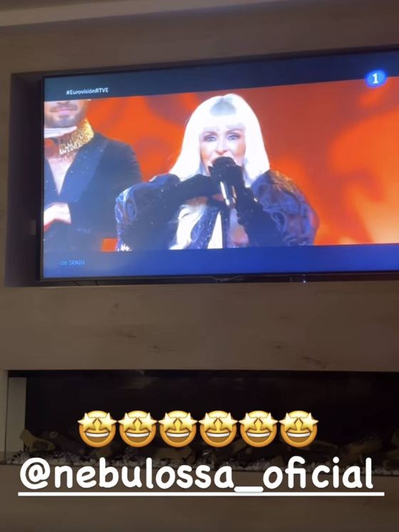 Edurne, disfrutando de la gala de Eurovisión. (Instagram / @edurnity)