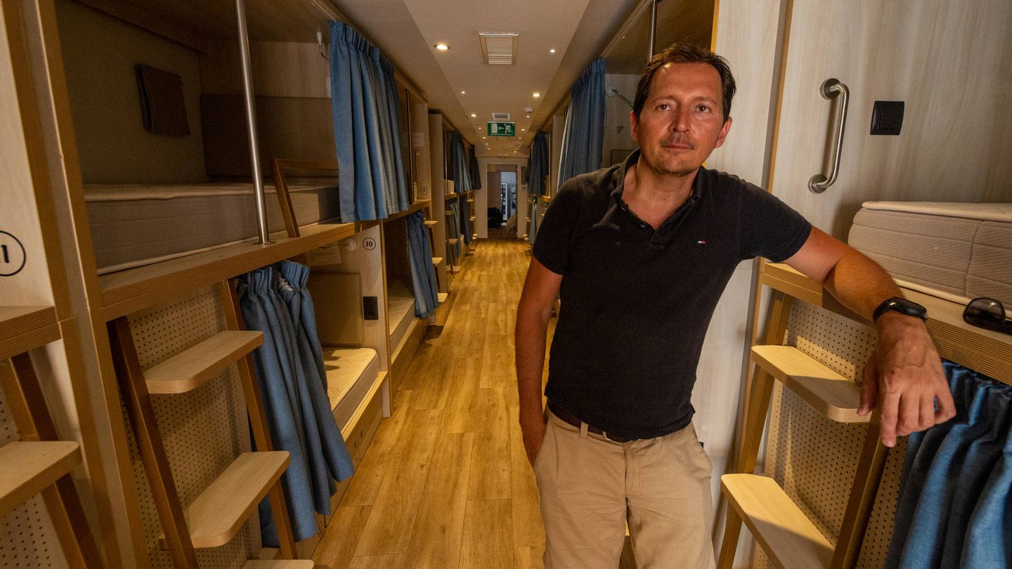 Fernando Rodríguez, gerente del Y Hostel, no abrirá este verano. (D.B.)