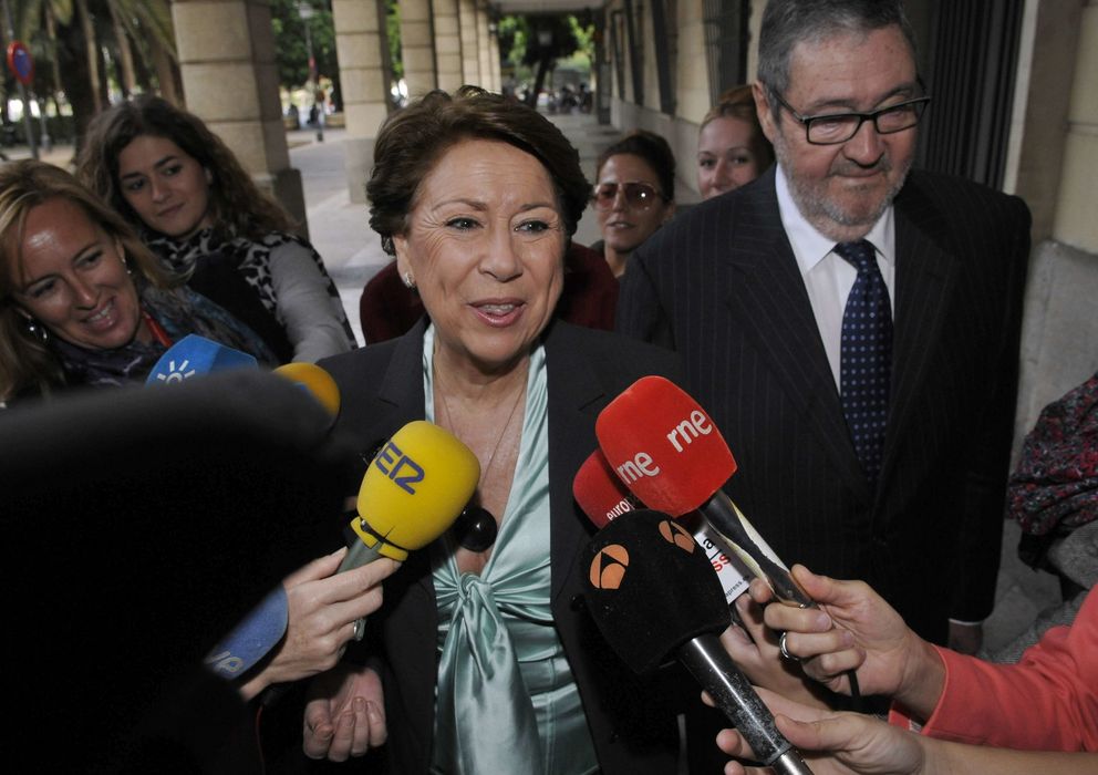 Foto: La exministra Magdalena Álvarez el día que declaró ante la juez Alaya. (EFE)