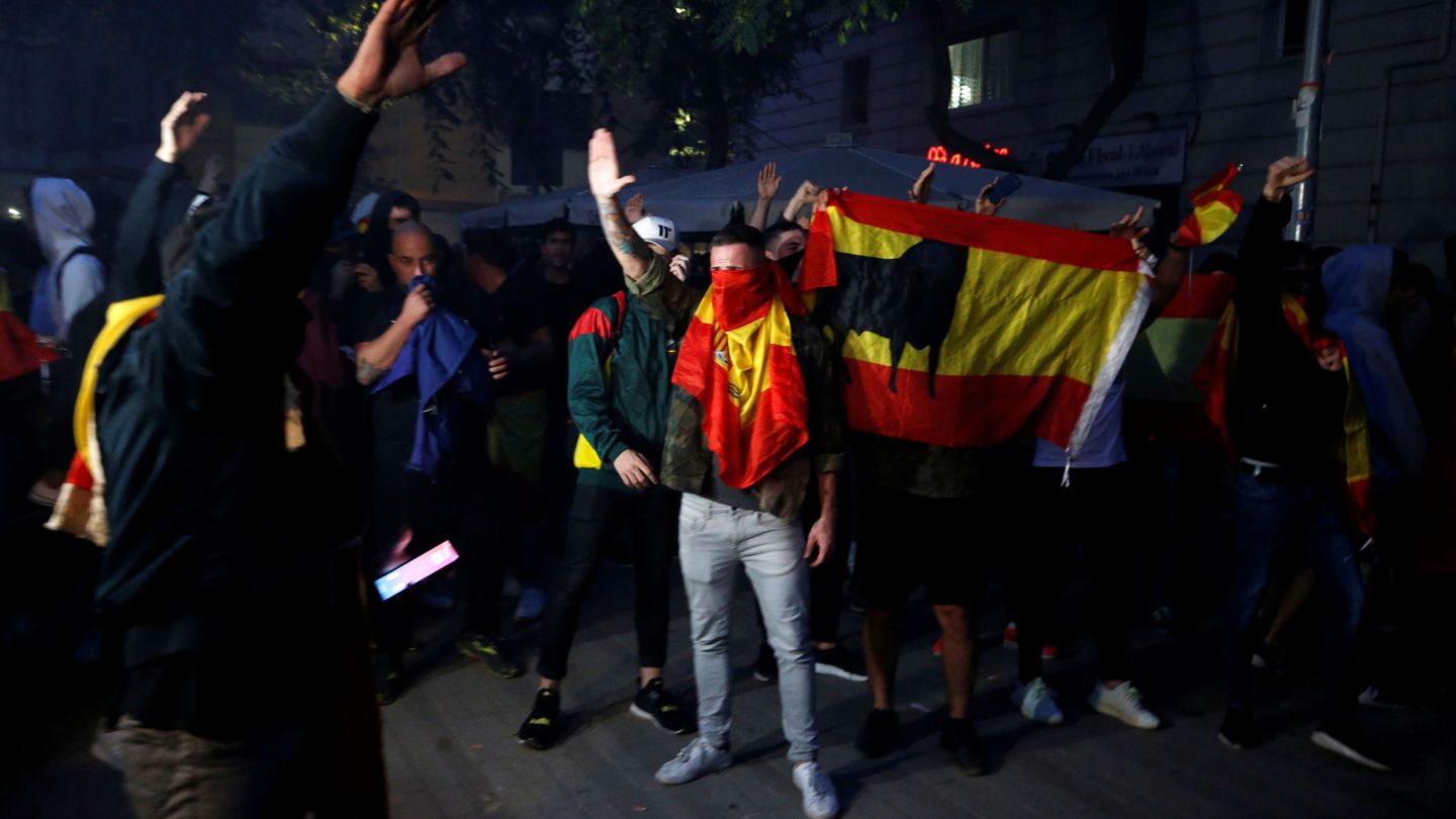 Grupos de extrema derecha se manifiestan en Barcelona. (Reuters)