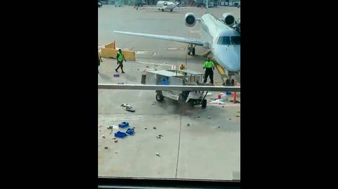 Un vehículo se descontrola y siembra el pánico en un aeropuerto