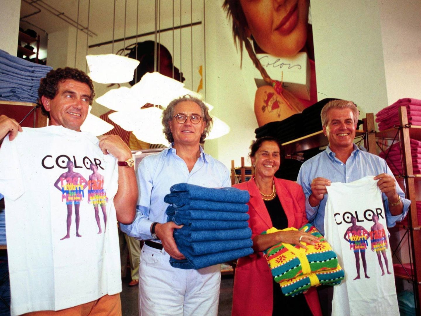 Los cuatro fundadores posan en 2003 con camisetas de la marca. (Cordon Press)
