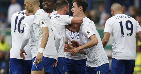 Foto: Los jugadores del Leicester celebran un gol. (Reuters)